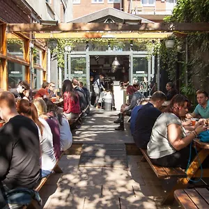 https://st-christophers-inn-at-the-winston.amsterdamhotelsnl.com